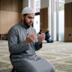 Islam prière de consultation Istikhara : musulman en recueillement spirituel pour demander guidance à Allah